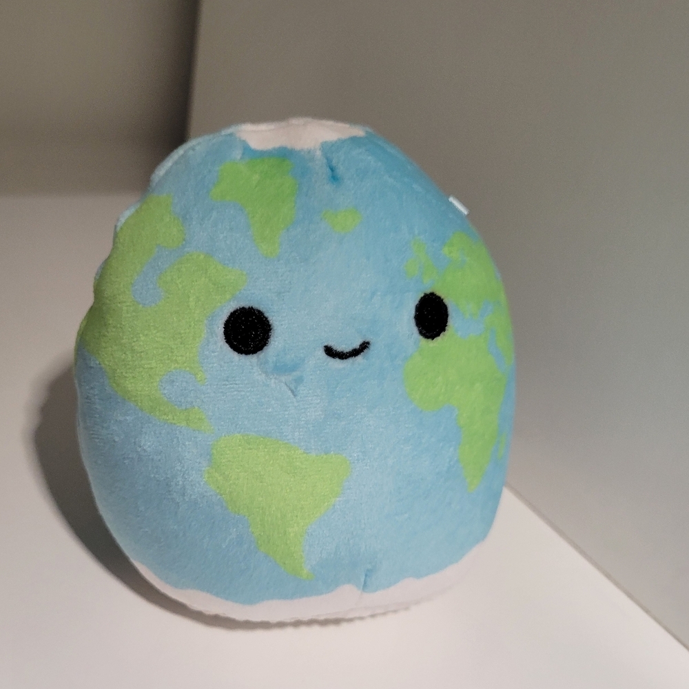 Squishmallows  Roman 3” Dog Toy Crinkle Squeaky Squeak Earth Planet Space